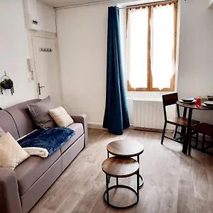 B Aux Pieds Des Thermes , Néris-les-Bains France